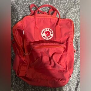 Fjallraven Kanken Backback